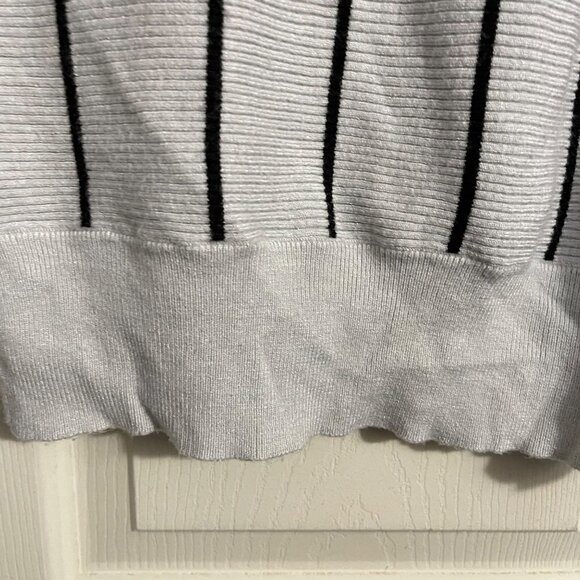 Express Womens Gray Black Striped Ribbed Dolman Sleeve Sweater Size Small - Picture 6 of 7